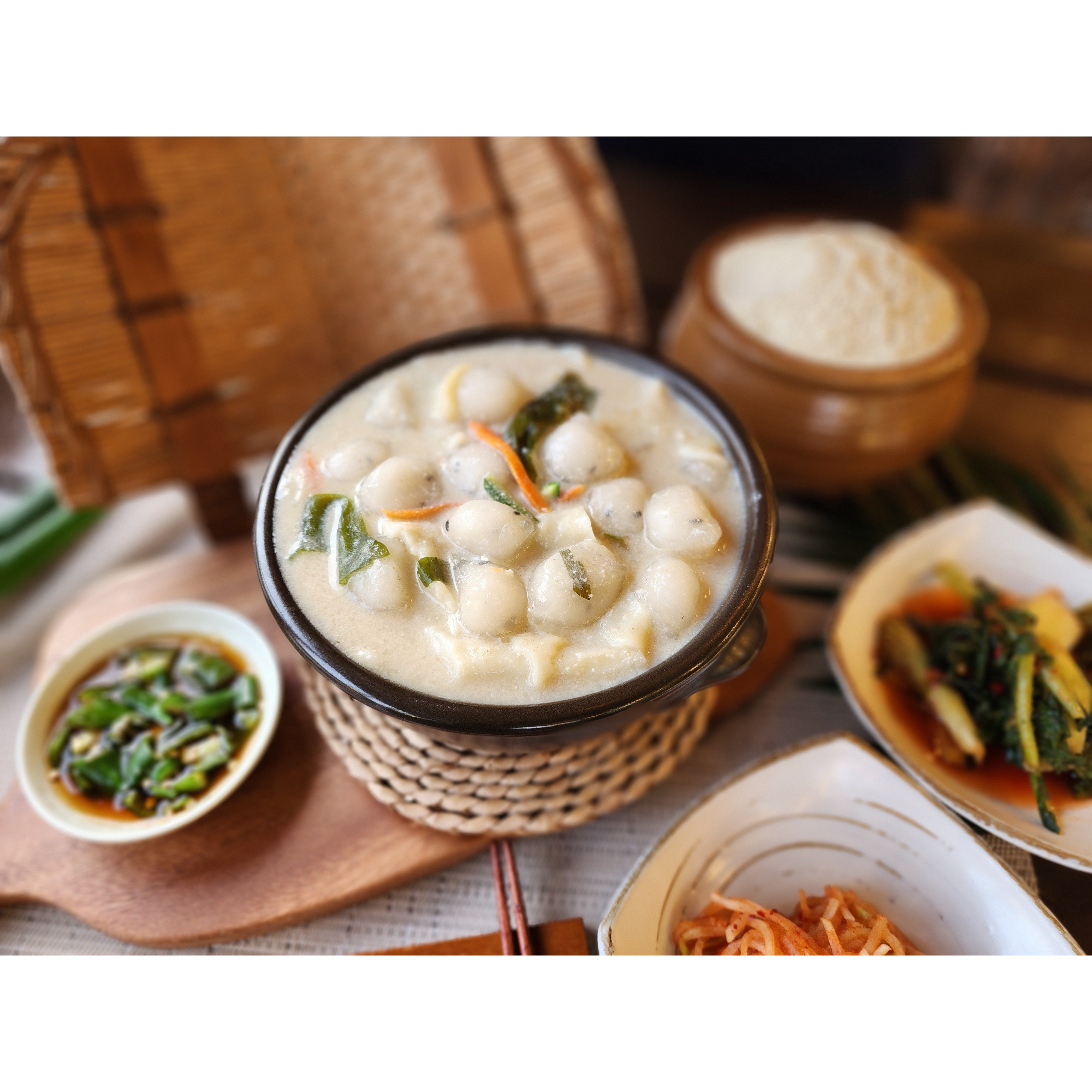 [남양주맛집]삼청골명가THE수제비 들깨감자옹심이 2인분 야채없음 고추간장추가 옹심이추가, 1세트, 1.8kg 29,000원