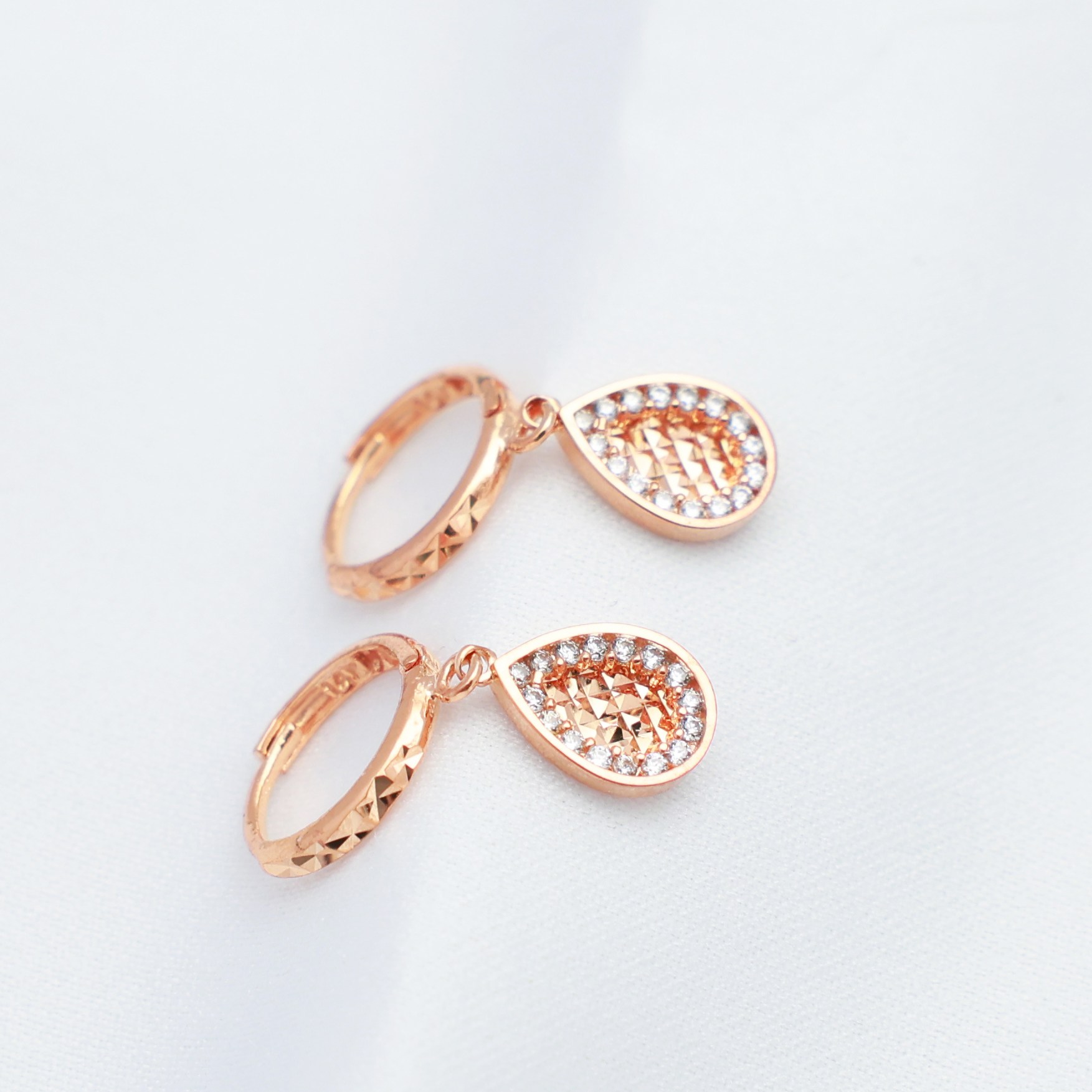 14k 18k 로즈골드 금 귀걸이 물방울 딸랑이 원터치 데일리 다이아 컷팅 선물 심플 (E714)체리스쥬얼리 362,520원