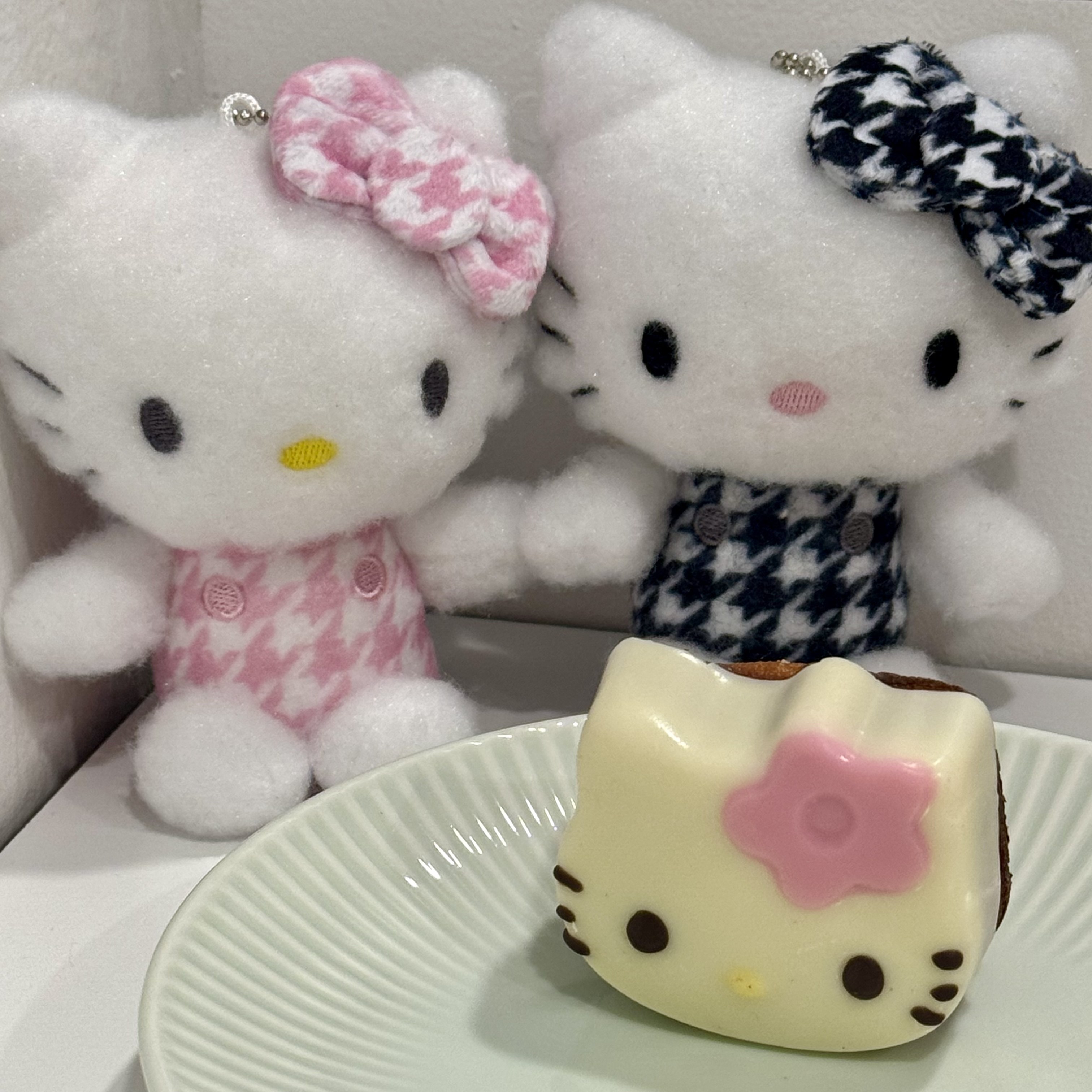 일본 정품 헬로키티 인형 키링 하운드투스 마스코트 24,000원