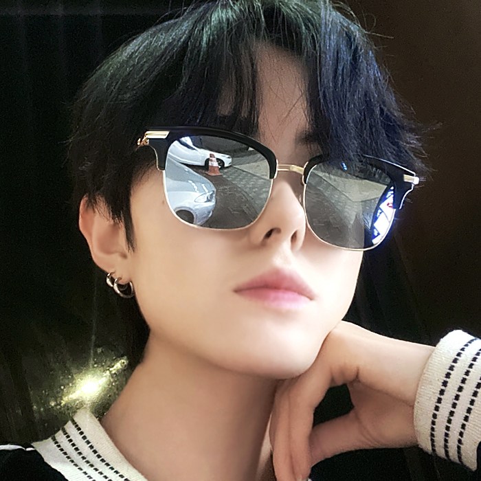 남자 여자 실버 블루 블랙 미러 편광 선글라스 24,900원