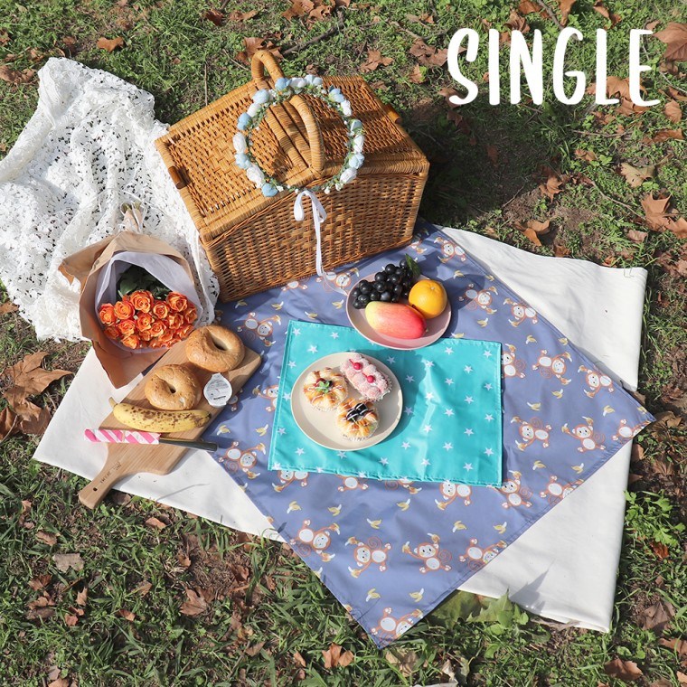 더해피 양면방수 피크닉 매트(싱글) / 1인용 식탁 테이블 돗자리 캠핑 소풍 휴대용 감성 비치 블랭킷 12,940원