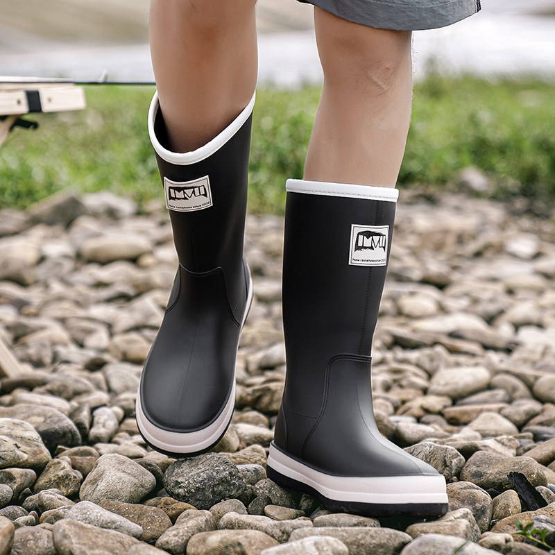 TIMEPURE 커플용 중통 두꺼운 밑창 레인부츠 아웃도어 캠핑 낚시 완벽 대응 방수 미끄럼방지 작업용 고무신 내구성 신제품 28,900원