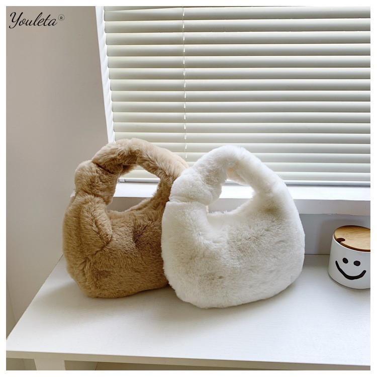 유레타 매듭포인트 밍크퍼 미니 털가방 2231 18,800원