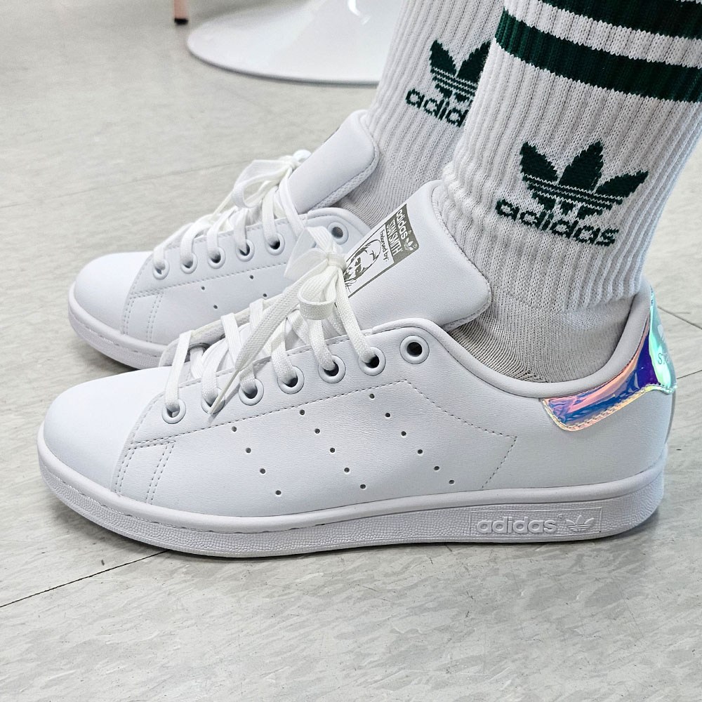 아디다스 스탠스미스 여성 운동화 화이트 가죽 스니커즈 주니어 단화 학생 신발 스포츠양말제공 42,000원