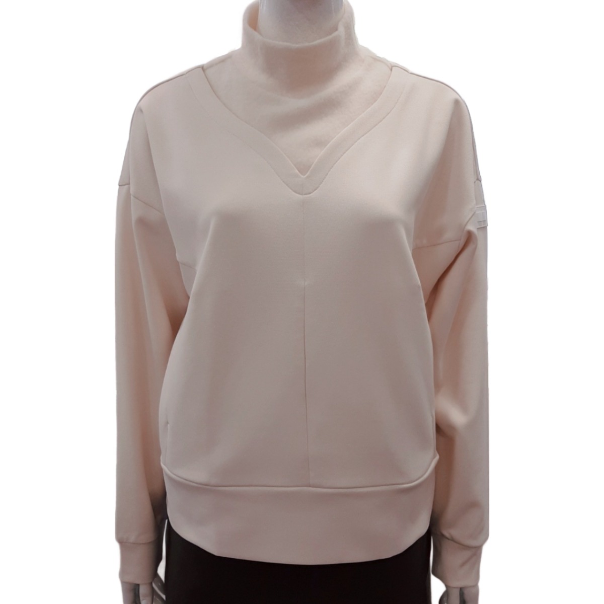 엘르골프 방풍안감으로 편안착용감실용성이좋은 레이어드형방풍 목크넥티셔츠 6J-85481820 69,000원