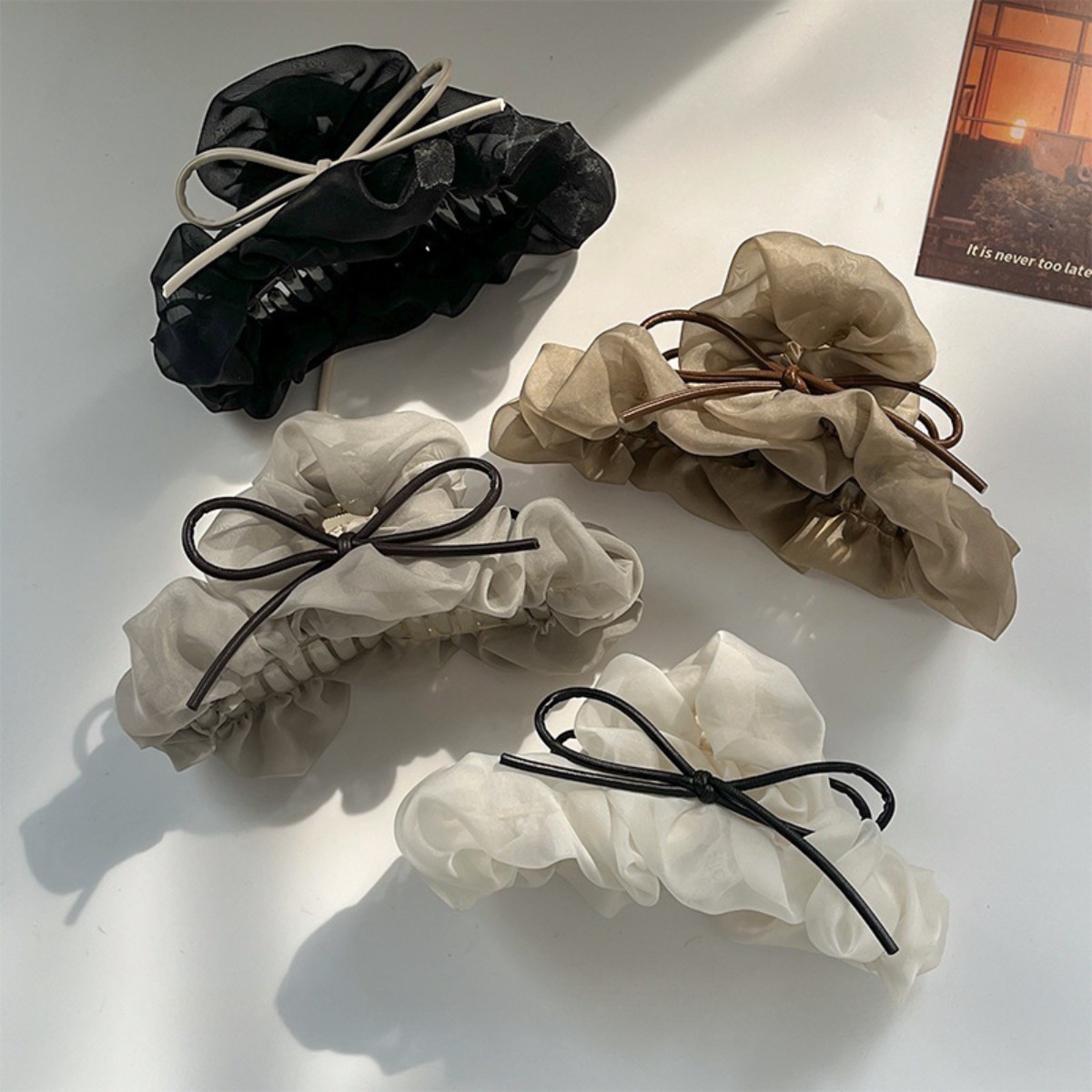 COCOMONSTER 가죽 리본 풍성한 쉬폰 올림머리 헤어 집게핀 13cm 9,900원