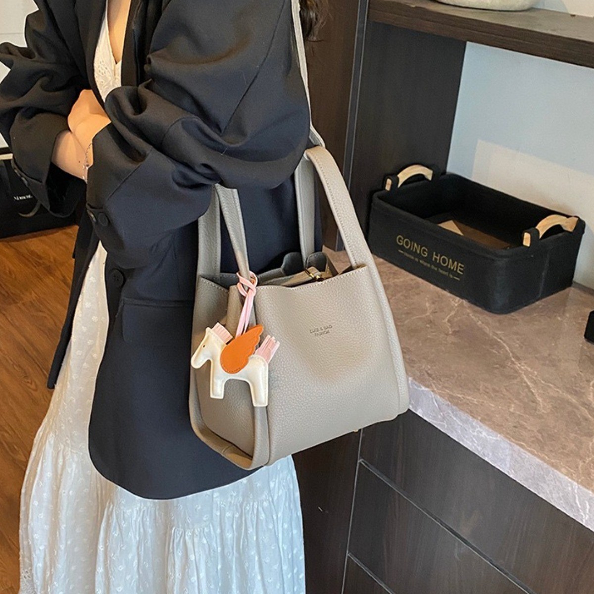 여성 가방 소가죽 패션 크로스백  토트백 버킷 백 12,890원