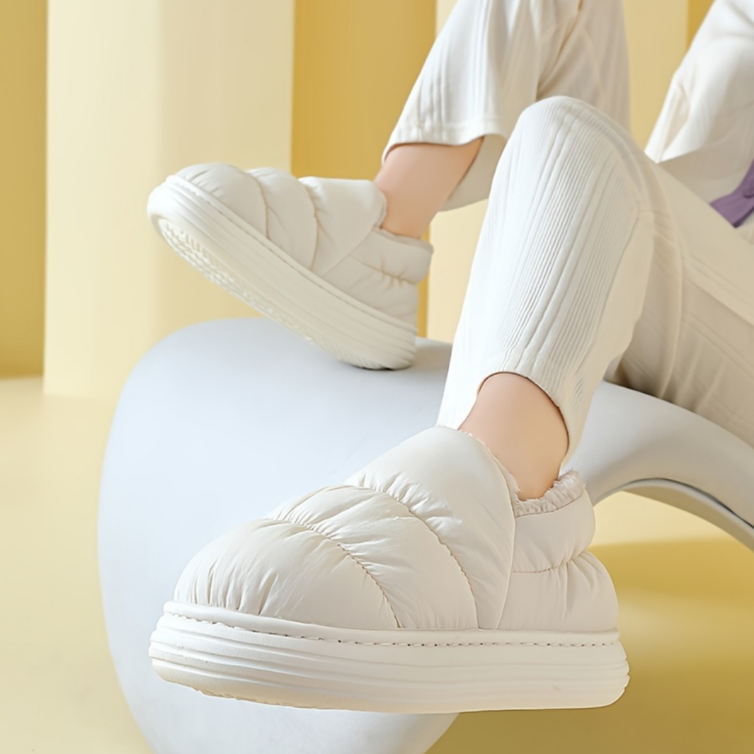 남녀공용 폭신한 패딩 털안감 사무실 실내화 슬리퍼 10,400원