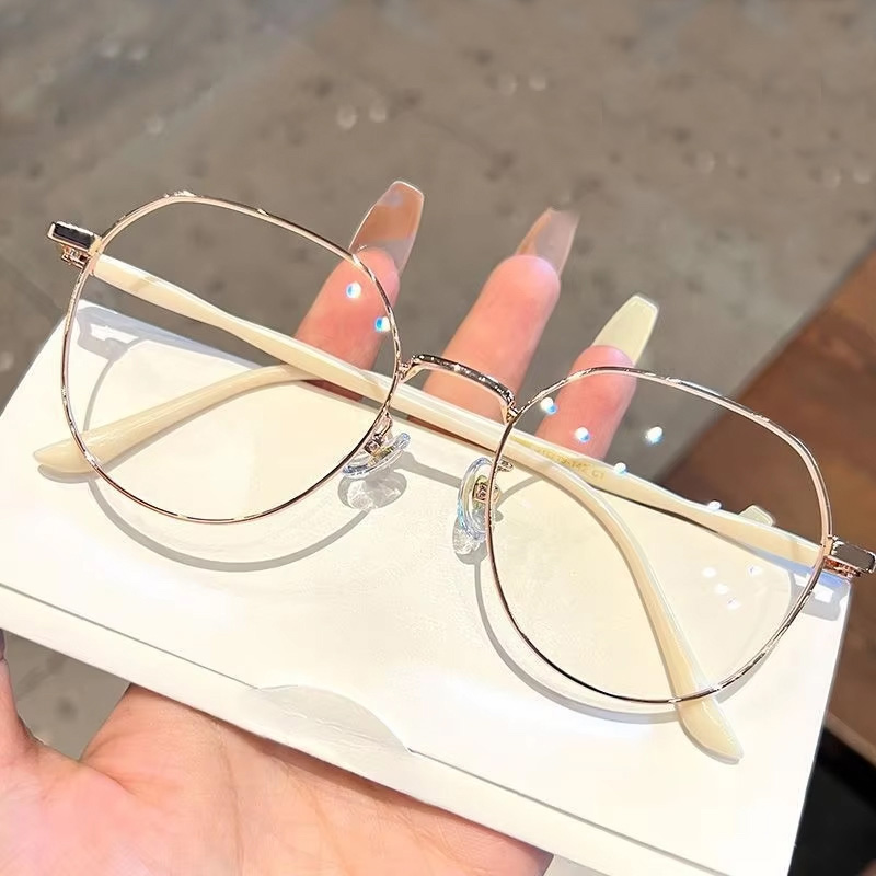 비아워게스트 베이직 패션 안경 8,900원