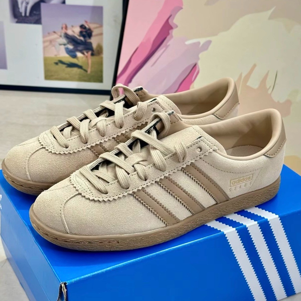 아디다스 운동화 슈타트 베이지 편한신발 러닝화 스니커즈 데일리 사계절 신발 129,900원