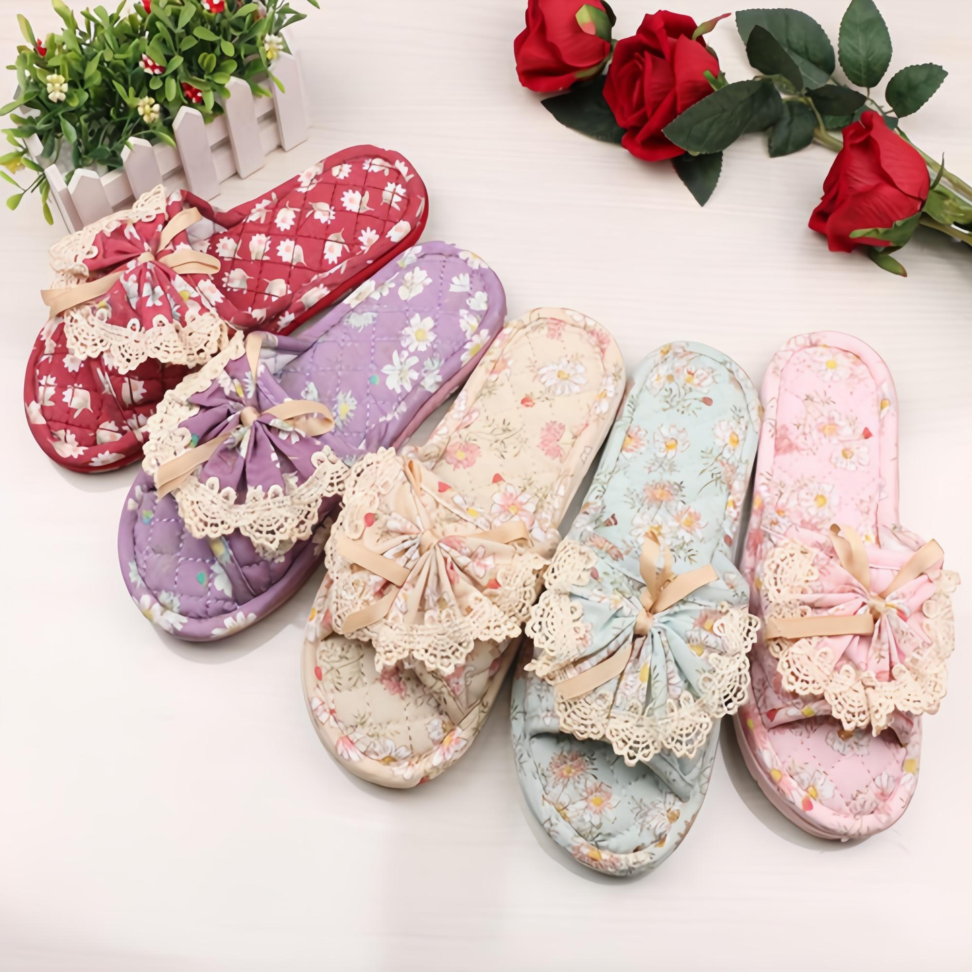 [신혼일기] 3중 쿠션 실내화 들꽃 플라워 레이스 실내화 푹신한 층간소음방지 미끄럼 삼중패드 거실화 면슬리퍼 6,380원
