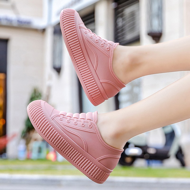 TIMEPURE 여성용 패션 레인부츠 숏타입 외출용 미끄럼방지 및 방수 로우 컷 디자인, 두꺼운 밑창 주방 작업용 장화 16,900원