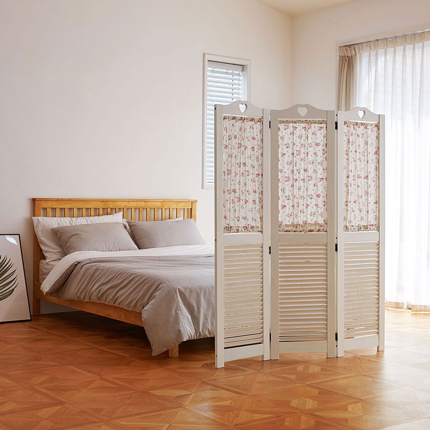 데코지엔 카페 사무실 홈 인테리어 공간분리 원목 책상가리개 하프갤러리패브릭 3단 접이식 파티션 화이트, 갤러리3단파티션 화이트 105,000원