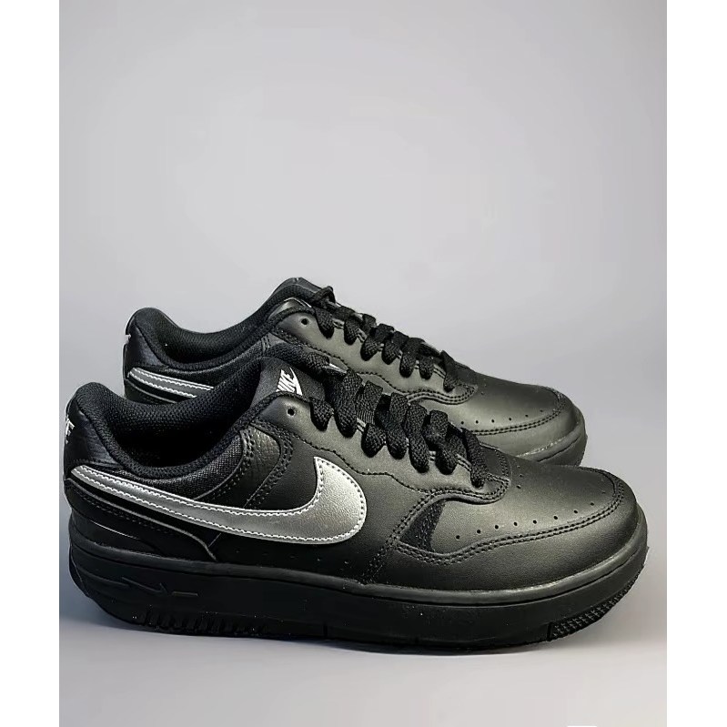 나이키 여자 운동화 감마 포스 블랙 실버 메탈릭 발이 편한 신발 여자스니커즈 키높이신발 굽있는운동화 139,900원