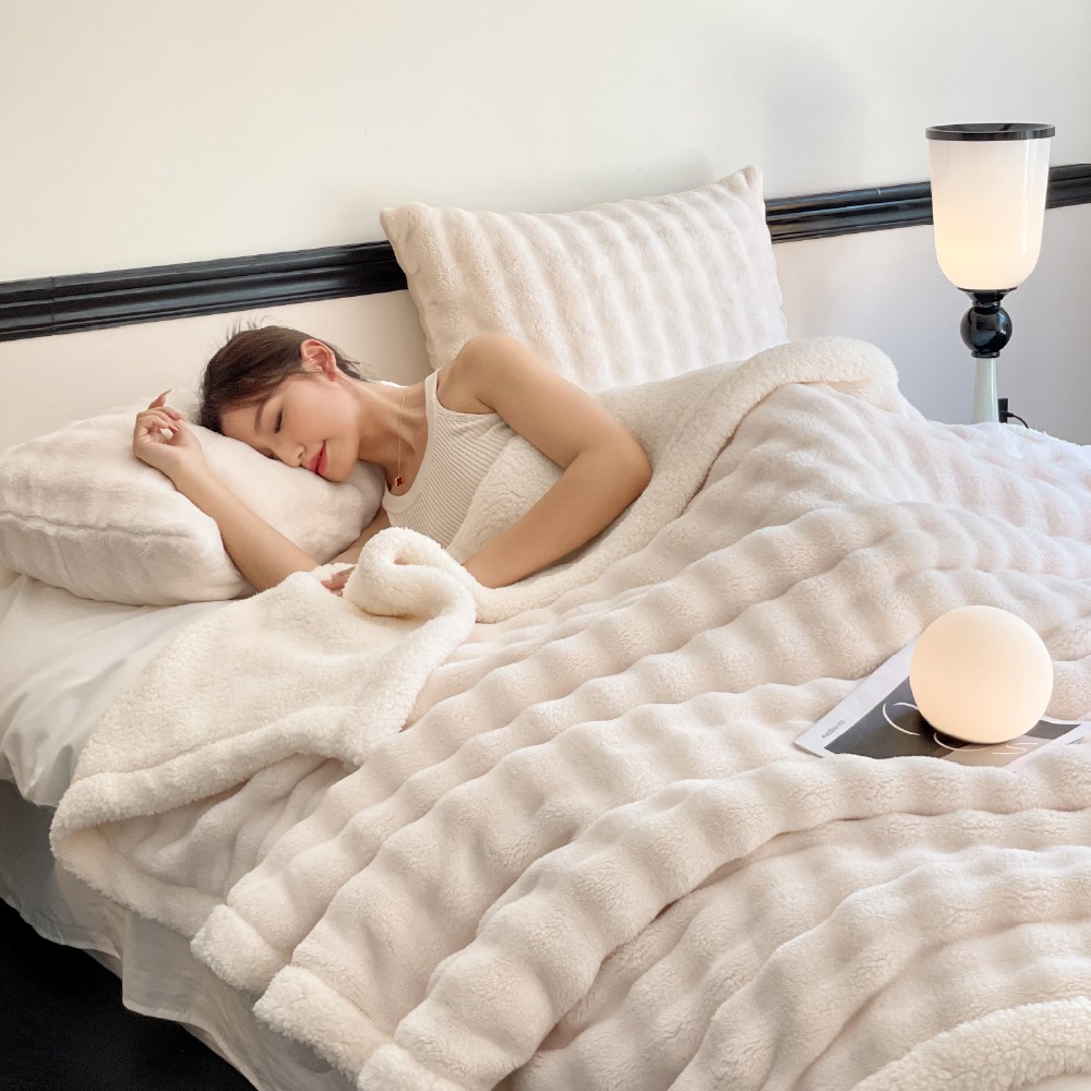 PPEAT 포근포근 프리미엄 극세사담요 무름담요 양털 소파 밍크 담요 블랭킷 대형 33,900원