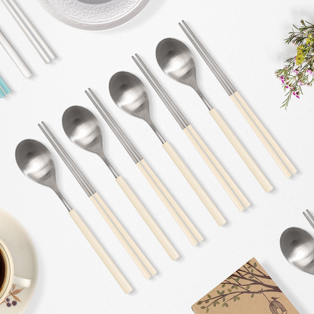 라온누리 스크래치 없는 델라 올스텐 컬러 수저 4벌세트, 아이보리, 숟가락 4p + 젓가락 4p, 1세트 39,900원