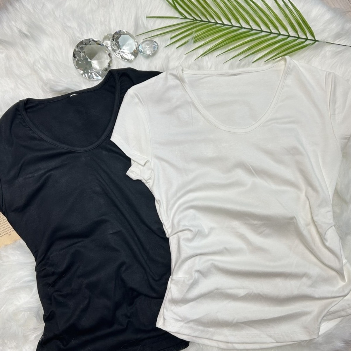 [1+1]비스코스 찰랑핏 여자 반팔티 데일리 이너 여름 슬림핏 티셔츠 14,900원