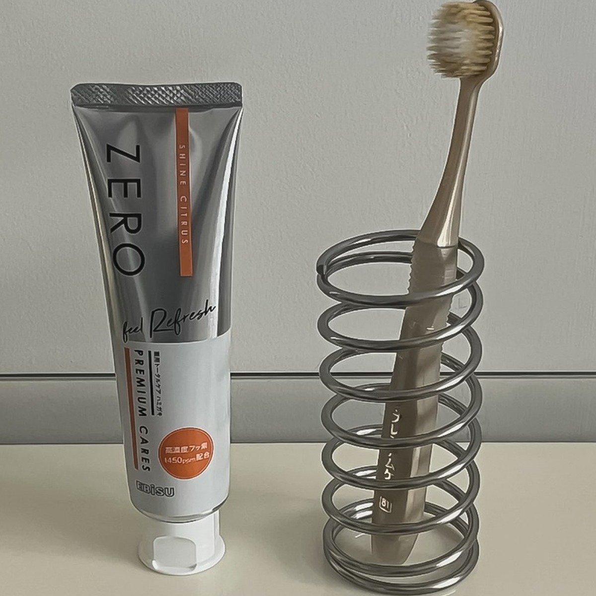 엠컴퍼니 스텐 칫솔 꽂이 걸이 치약 면도기 거치대 정리대 욕실 화장실 무타공 걸이대 치솔 홀더 칫솔통 인테리어 스틸 실버 원형 9,300원