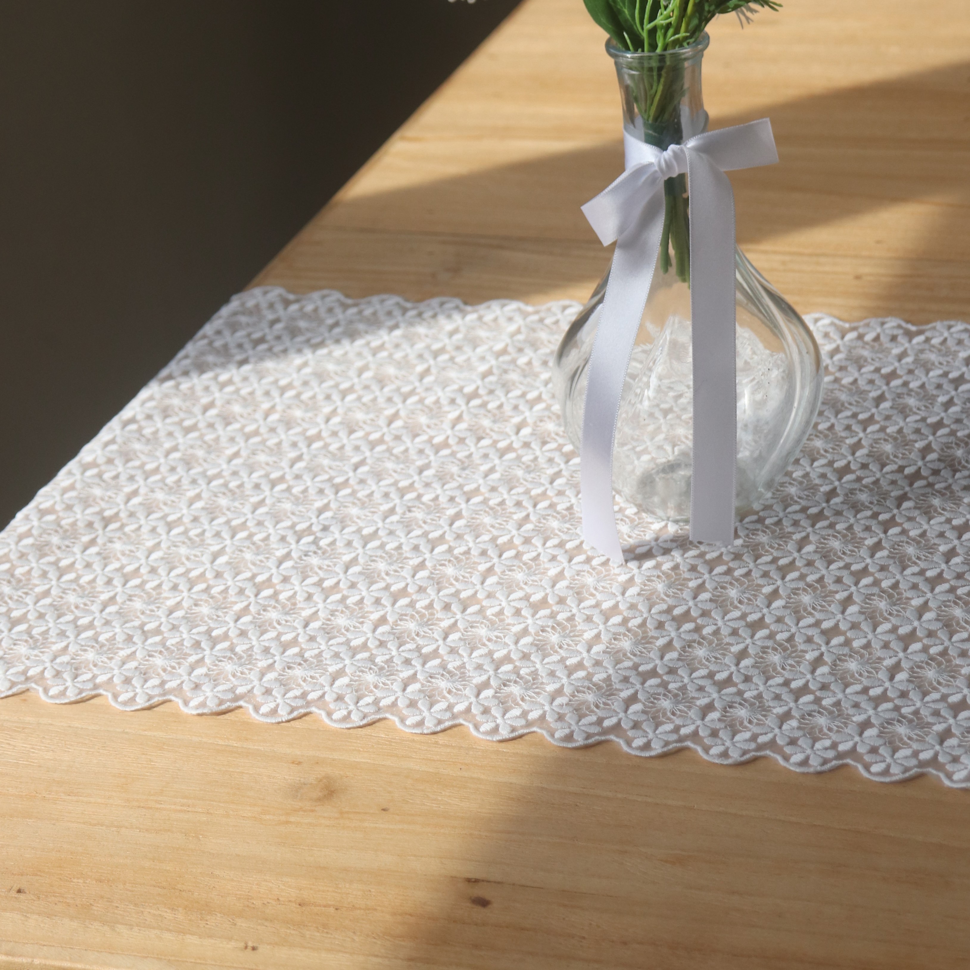 샤잔꽃 러너 레이스 테이블 주방 콘솔 쉬폰, 1개, 6인 (210 x 47cm), 백아이보리 39,590원