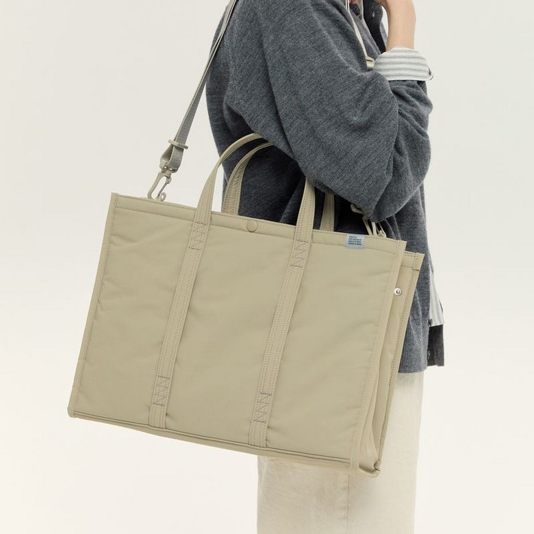 스위치 TOTE BRIEF 001 WIDE L Sand 245629 136,500원