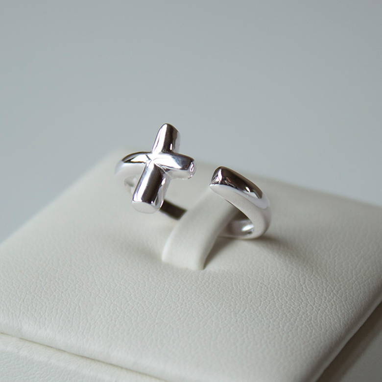 실버 925 매끈 십자가 오픈 은반지 40,800원