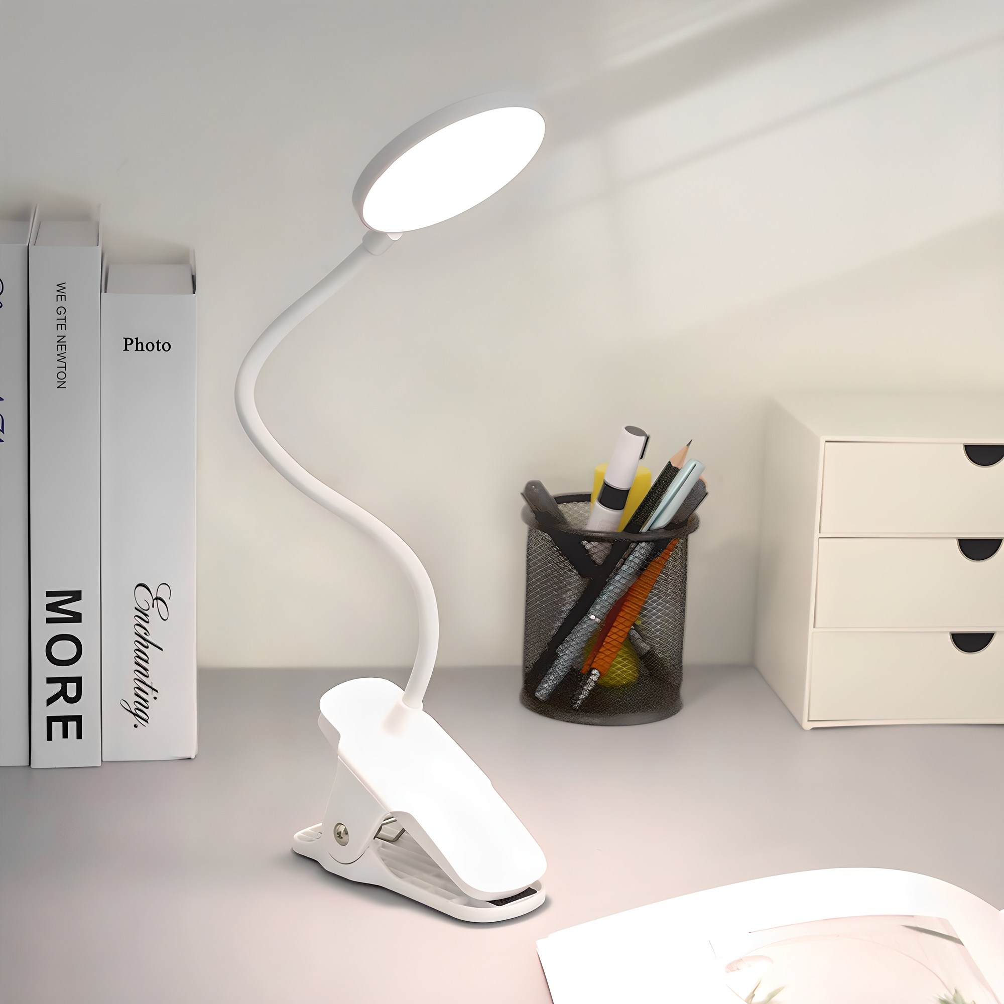 홈플래닛 클립형 무선 LED 책상용 스탠드 8,730원