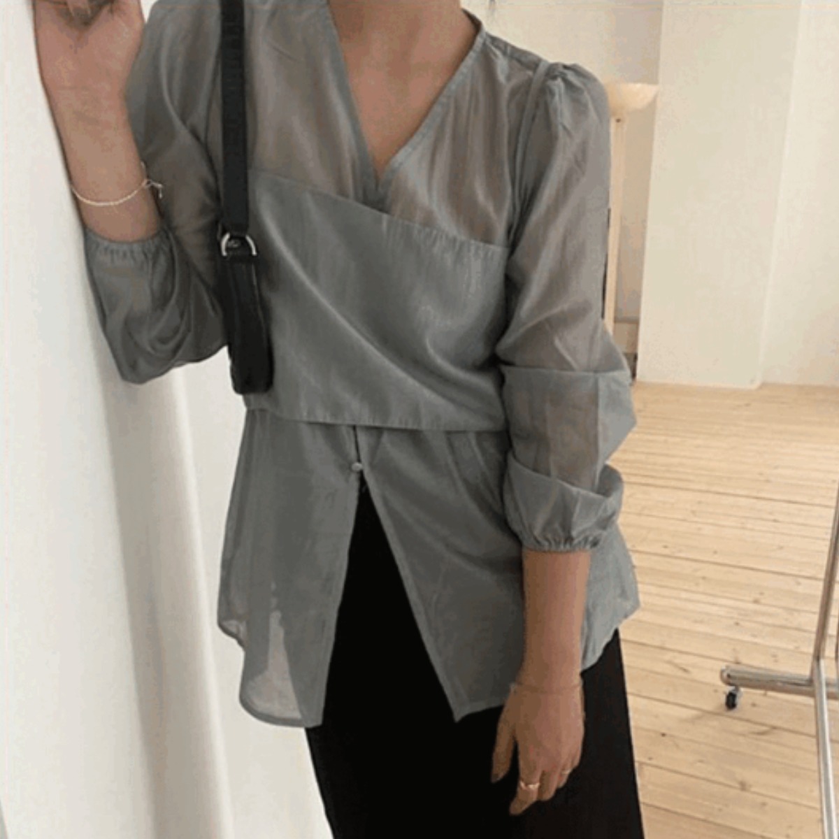 루어스룸 소르베 여성 루즈핏 빅사이즈 긴팔 뷔스티에 블라우스 세트 (2color) 39,900원