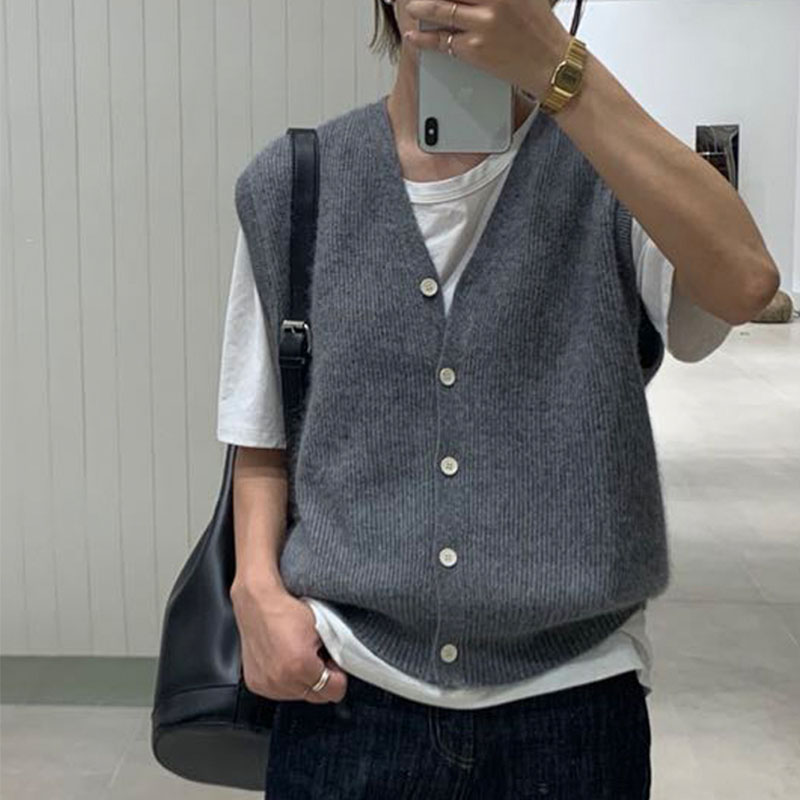 제이씨엠 JCM438 여성 남여공용 캐주얼 박시 오버룩 브이넥 레이어드 조끼 니트 민소매 시보리 단추 베스트 22,480원