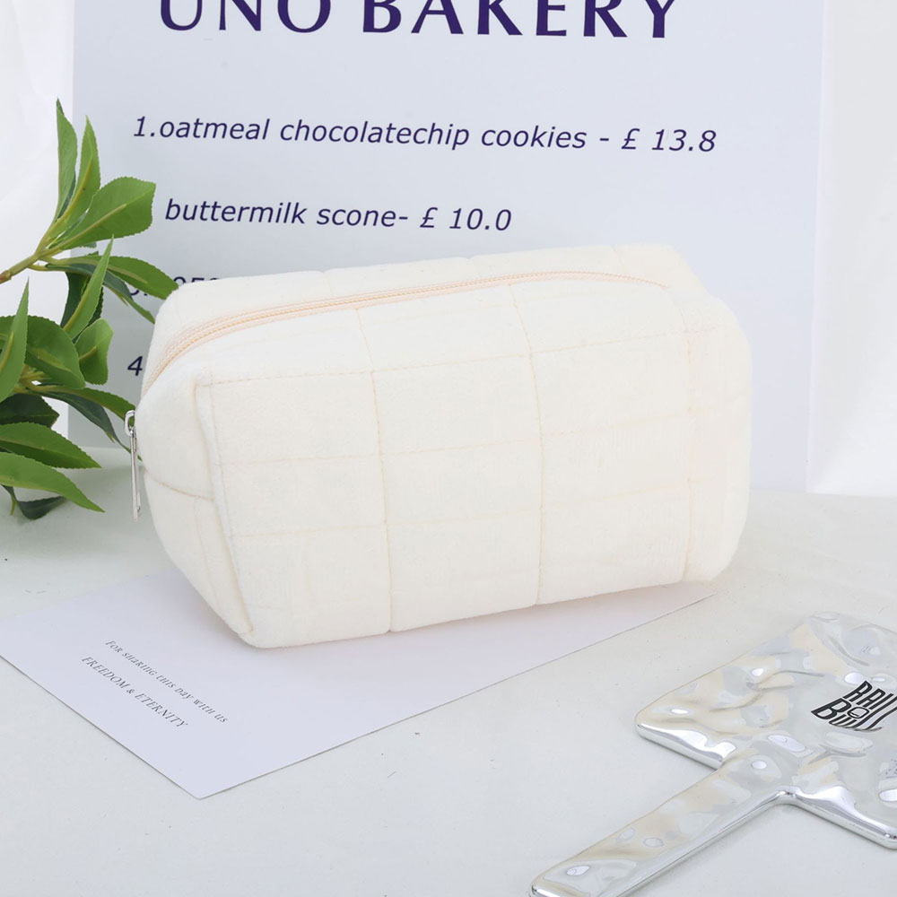 비비드 벌브 파스텔 퀄팅 구름 파우치 다용도 화장품 대용량 6,500원