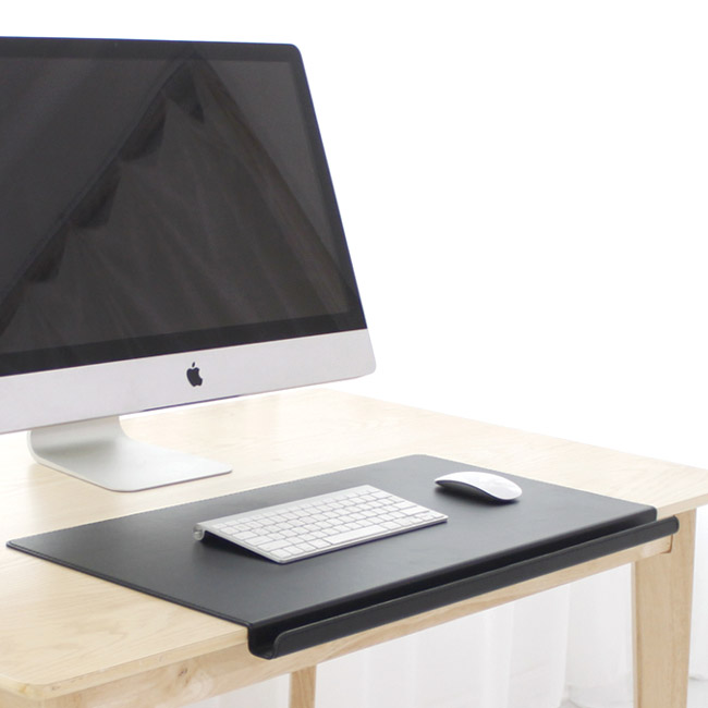 아리아라 가죽 vip 펜홀더 데스크패드 매트, 블랙 66,000원