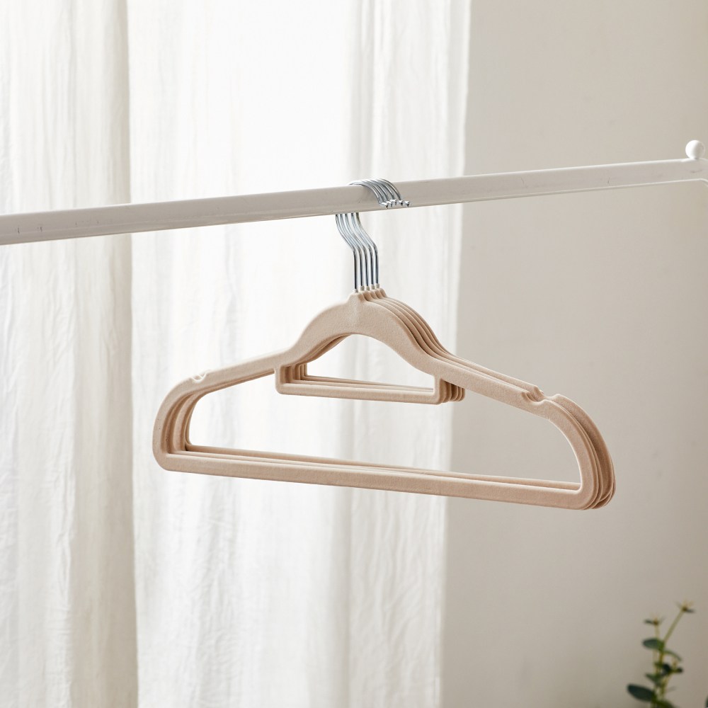 [모던하우스 광주역점]미끄러지지 않는 옷걸이 5P세트 베이지_BT0224016 3,120원