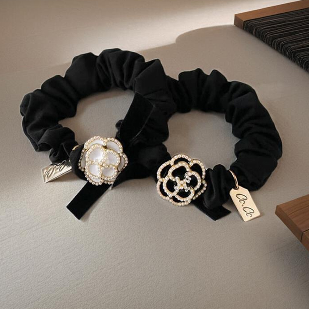 어반이즈 하이엔드 진주플라워 곱창밴드 여성 머리끈 2종세트 8,800원