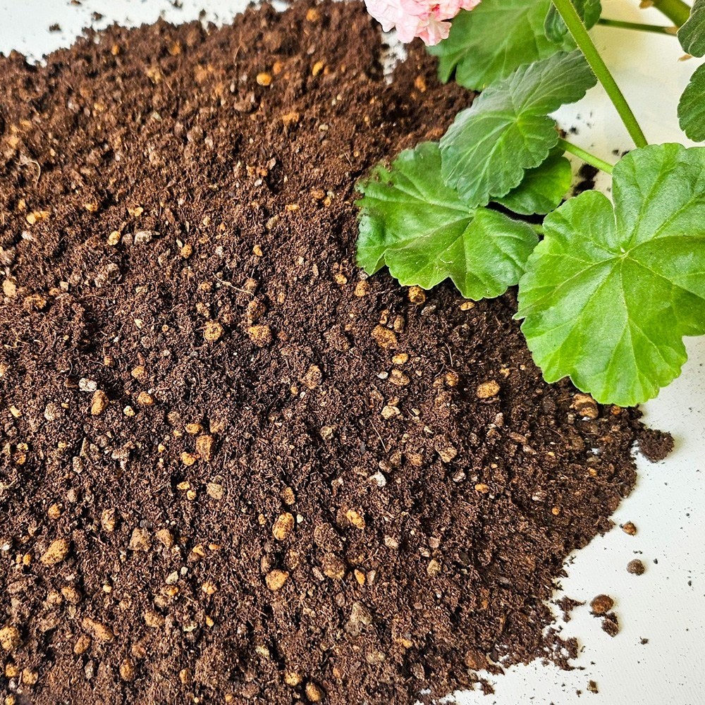 세경팜 9가지 천연재료 듬뿍 제라늄 분갈이흙 장미 산성흙, 20L, 3개 45,000원