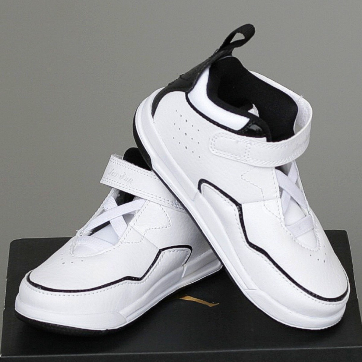 나이키 키즈 베이비 운동화 조던 코트사이드 고물줄 찍찍이 가볍고 발편한 아동 신발 고리수건 증정 39,900원