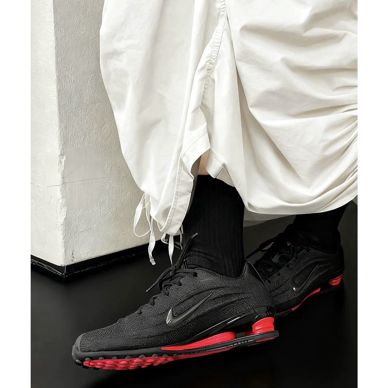 나이키 여성 운동화 샥스 Z 블랙 유니버시티 레드 런닝화 러닝화 데일리 편한신발 여자스니커즈 207,000원