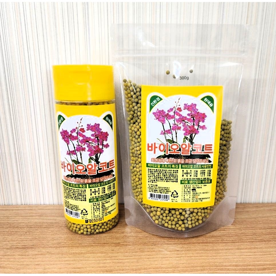 윤컴퍼니 바이오알코트 식물 종합 영양제 완효성 비료 모든 식물용 280g 용기 + 300g 리필, 3개, 580g 17,800원