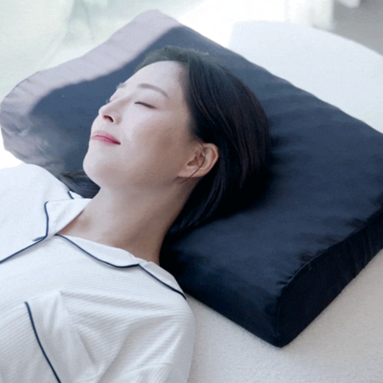 (기본커버 증정) 작심홈 땅콩형 천연라텍스 승모근베개 목디스크 베개 추천 메모리폼 라텍스베개 가정용 자취생 신혼 이사 라텍스 경추베개 새해선물 설선물 신년선물 명절선물 부모님선물, 블랙, 1개 47,900원