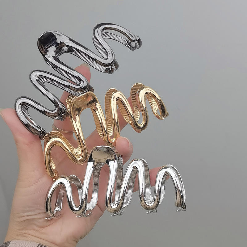 모스리나 메탈 빅 웨이브 집게핀 대형집게핀 왕리본 올림머리 8,900원