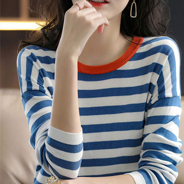 에리페 여성용 루즈 라운드넥 배색 스트라이프 니트 24,800원