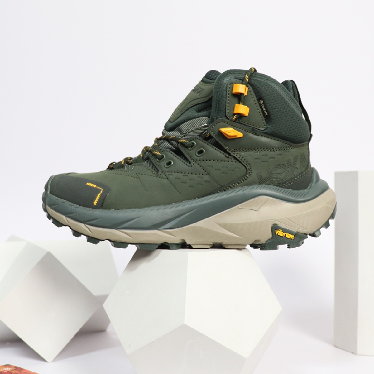 호카  카하 2 GTX 등산화 조깅 운동화 남성 방수 등산화 아웃도어 트레킹화 오프로드 라이딩스니커즈 클리프톤 1123155-DBRYL 216,990원