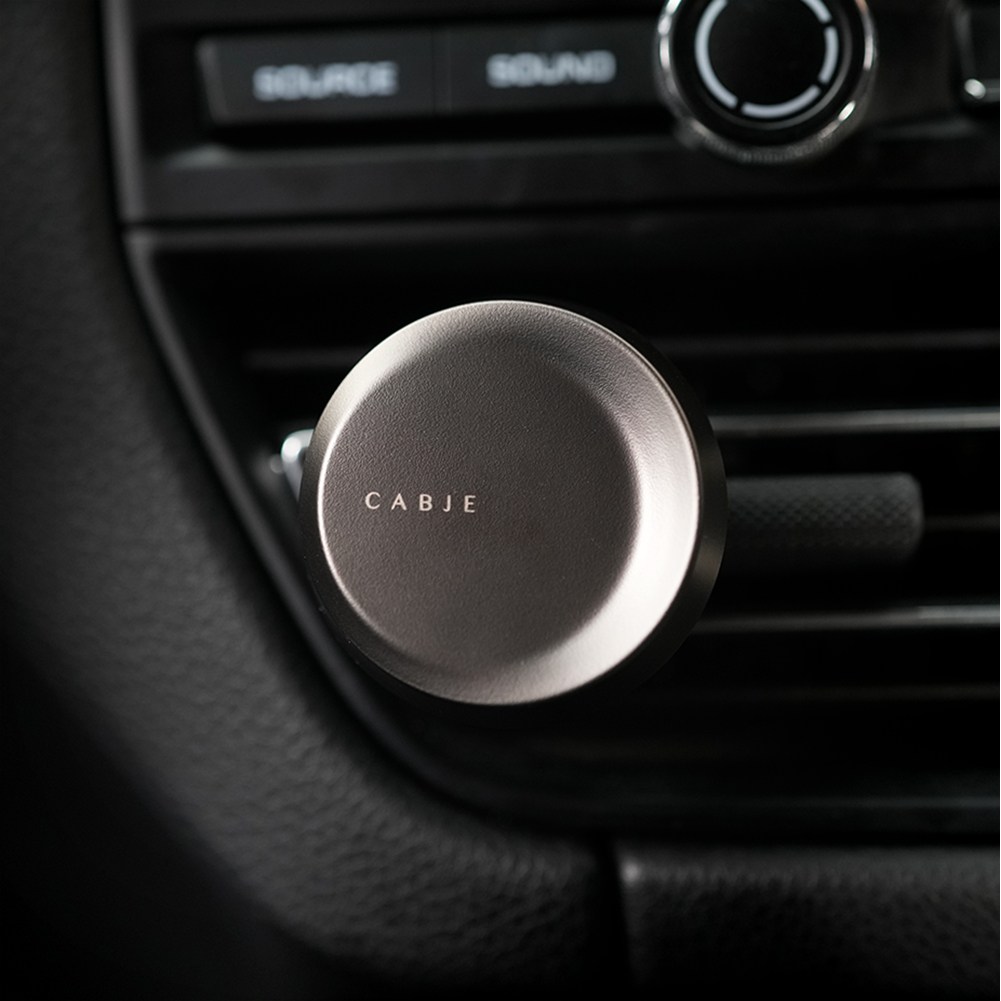 카브제 명품 차량용 방향제 본품 1개 + 향 3개 증정, 색상:다크메탈/향:로즈앤베리(3개), 1세트 27,930원