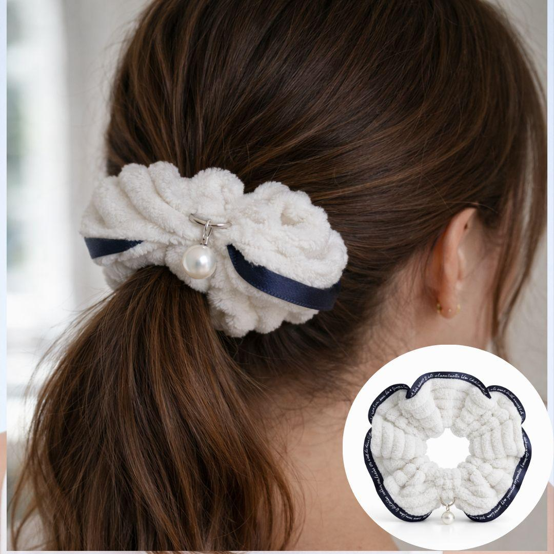 대형 코듀로이 스크런치 진주 참 리본 포인트 볼륨 헤어슈슈 부드러운 헤어끈 SEENE 16,700원