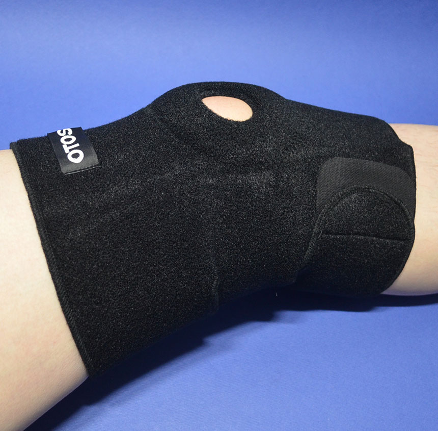 오토스 무릎보호대 FREE사이즈 에어프렌재질 조절밴드 이중덧댐구조 무릎부위 압박강도 강화 및 자유조절 8351326 17,200원