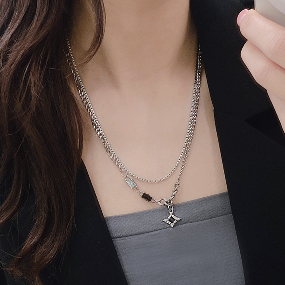 젤루나 여성용 티타늄 체인 큐빅 별 드롭 목걸이 M-186 8,800원