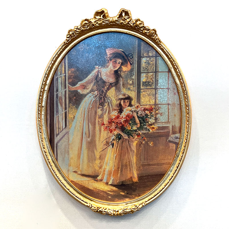 이태리 수입 골드타원 액자 - 꽃을 안은 소녀 - 앨버트 린치의 'Fresh From The Garden' 272,800원