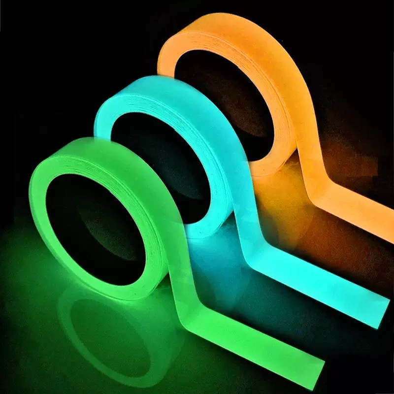 비큐리어스 글로우인더다크 야광테이프 3색 세트 15mm*3m 8,300원