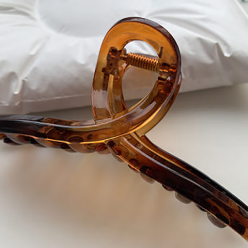 수스다 베이직 스타일 아크릴 꼬임 집게핀 176 11cm 2,900원