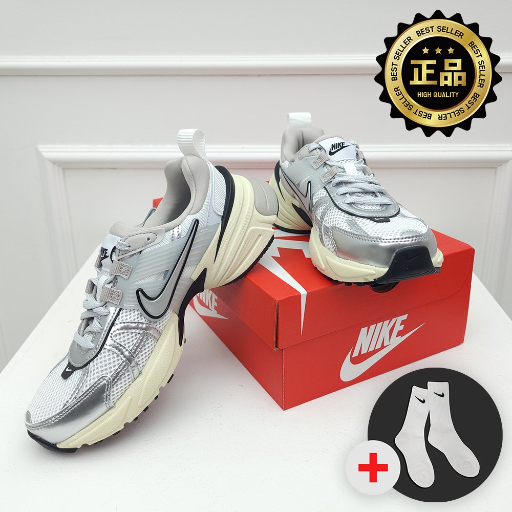 [국내정품] 나이키 V2K 런 여성 런닝화 운동화 서밋 화이트 + 나이키 양말 증정 109,000원