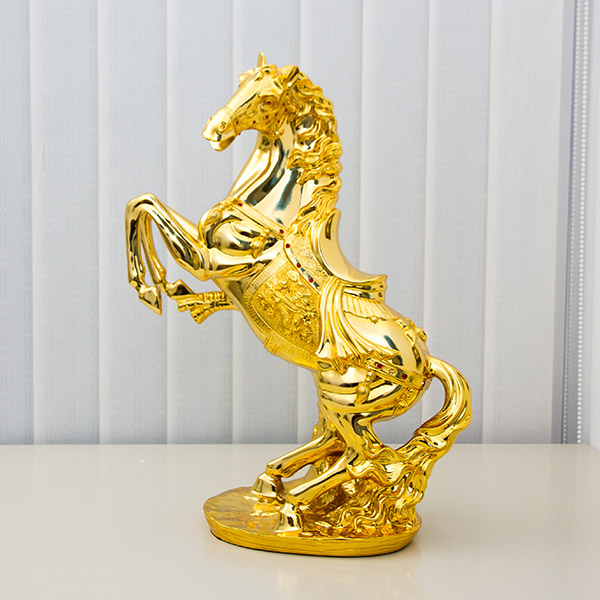 황금 말 장식품 인테리어 거실 테이블 장식 소품 조각상 184,000원
