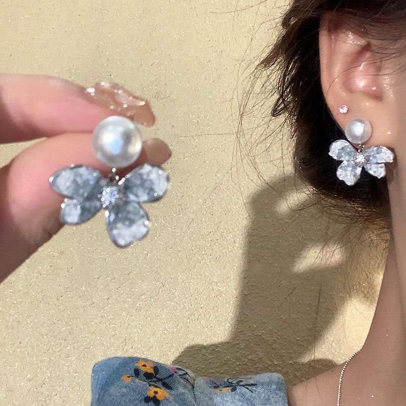 NXNA 고광택 진주 꽃 귀걸이 여성 S925 침 선물용 데이트 데일리 귀걸이 BISCYED-035 39,800원